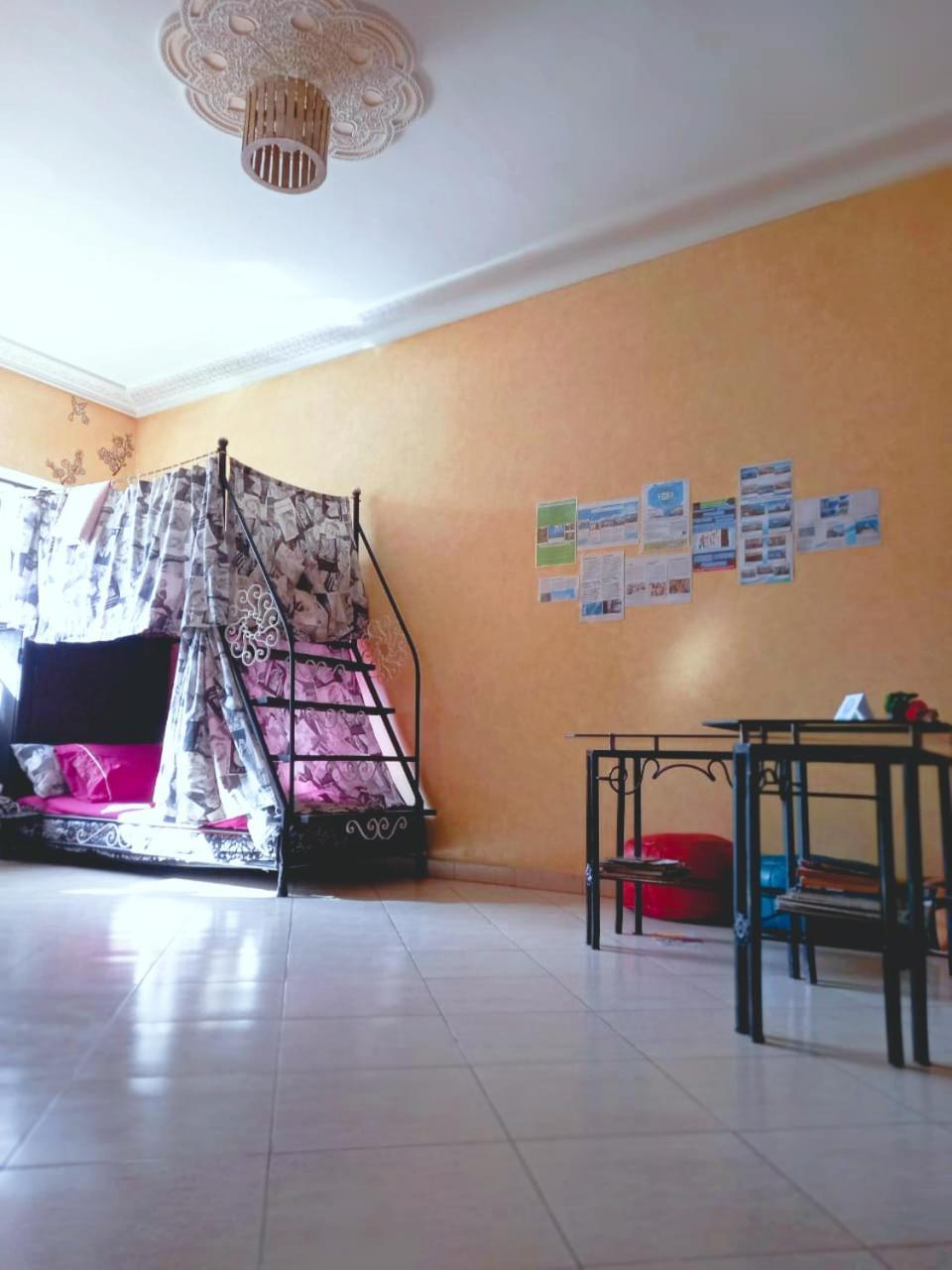 Aertisticspace In The Center 4Bunk Dormroom Танжер Номер фото